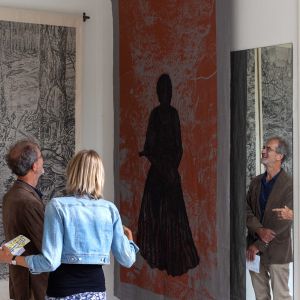 Zeefdruk op textiel van Margriet Thissen in Villa Nauwgezetheid aan de Hoofdweg